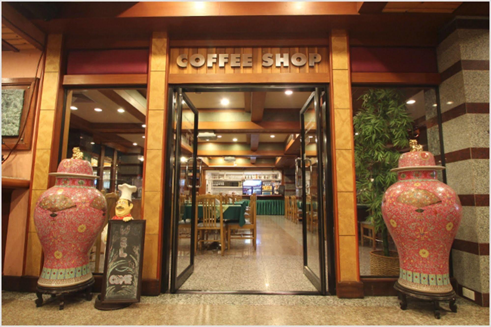 Raya Grand Hotel Nakhonratchasima Exterior foto